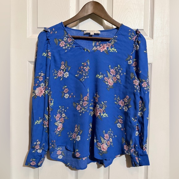 LOFT Tops - LOFT Blue Floral Blouse